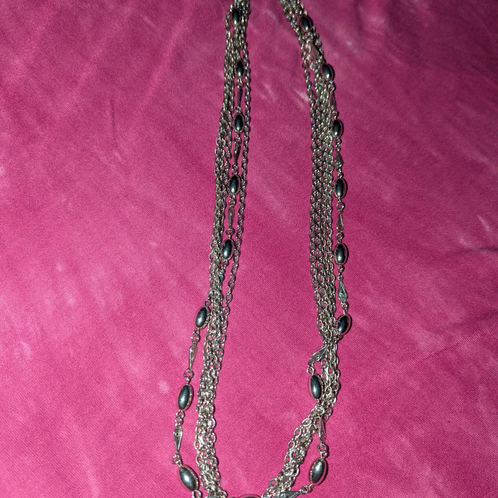 Elegant Silver Beaded Necklace_8